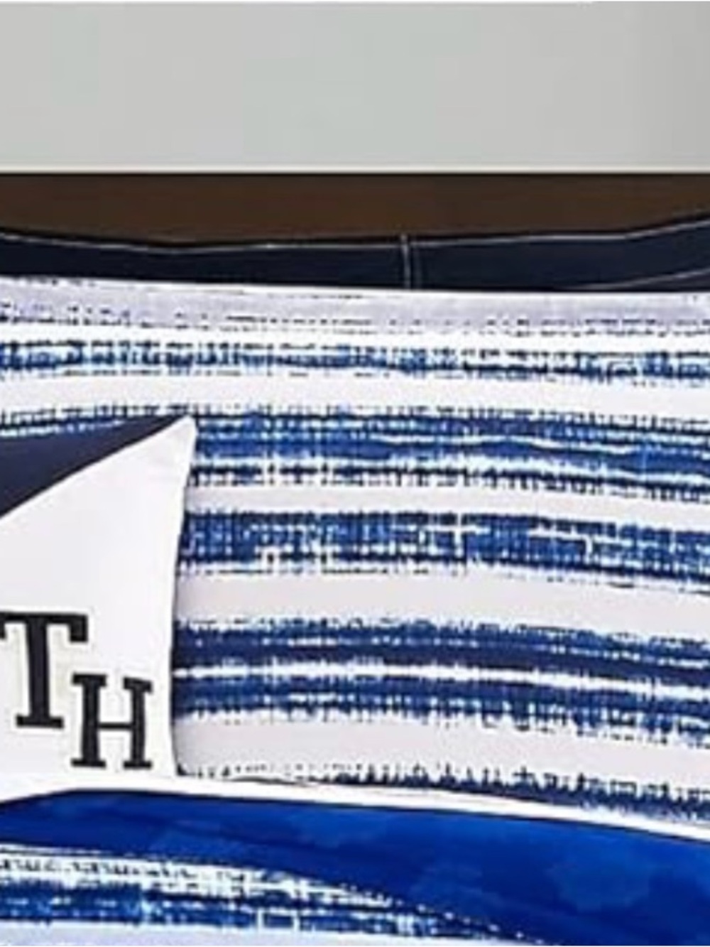 2 Tommy Hilfiger Shibori Stripe Standard Shams